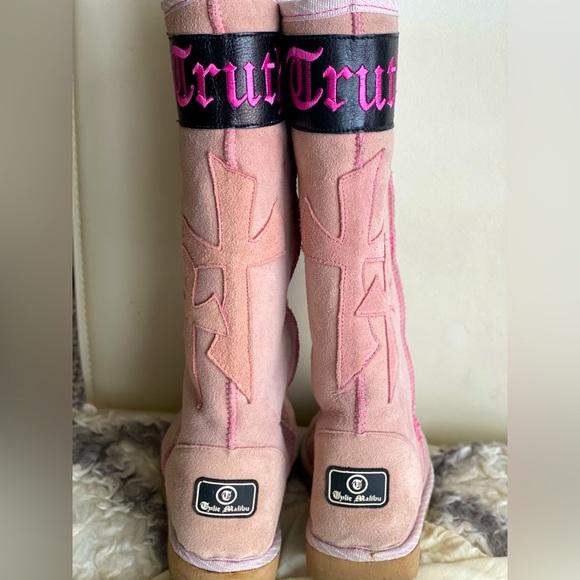 RARE FIND!! Tylie Malibu Made in USA Sheepskin Pink Boots Size 6 - Picture 4 of 7